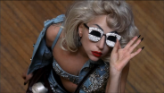 Lady Gaga per il Born This Way Ball tour sarà vestita da Armani